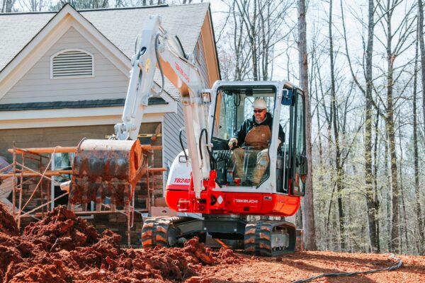TAKEUCHI TB240 - Image 4