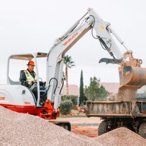 TAKEUCHI TB240