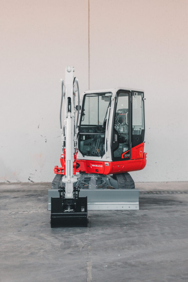 TAKEUCHI TB240 - Image 7