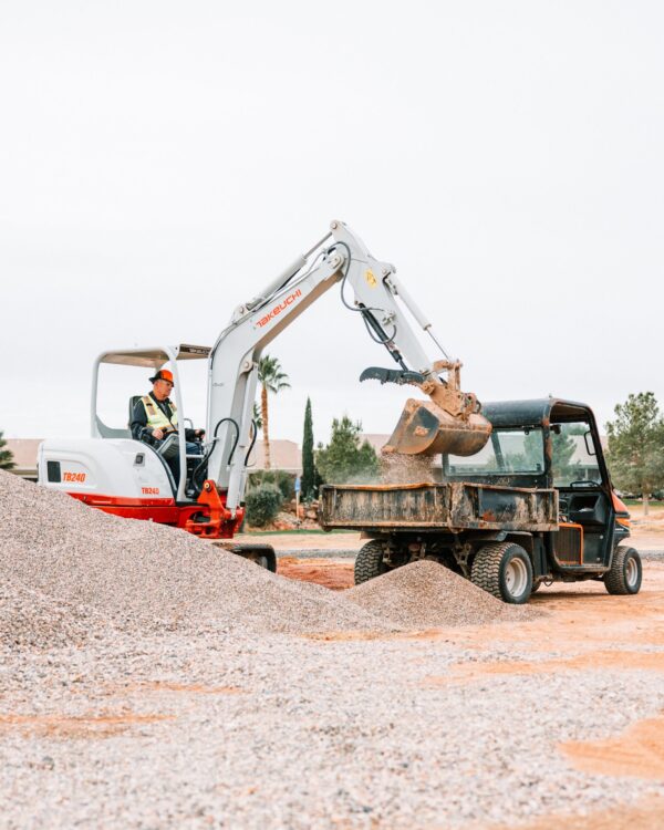 TAKEUCHI TB240 - Image 3