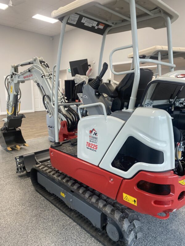 TAKEUCHI TB225R - Image 8