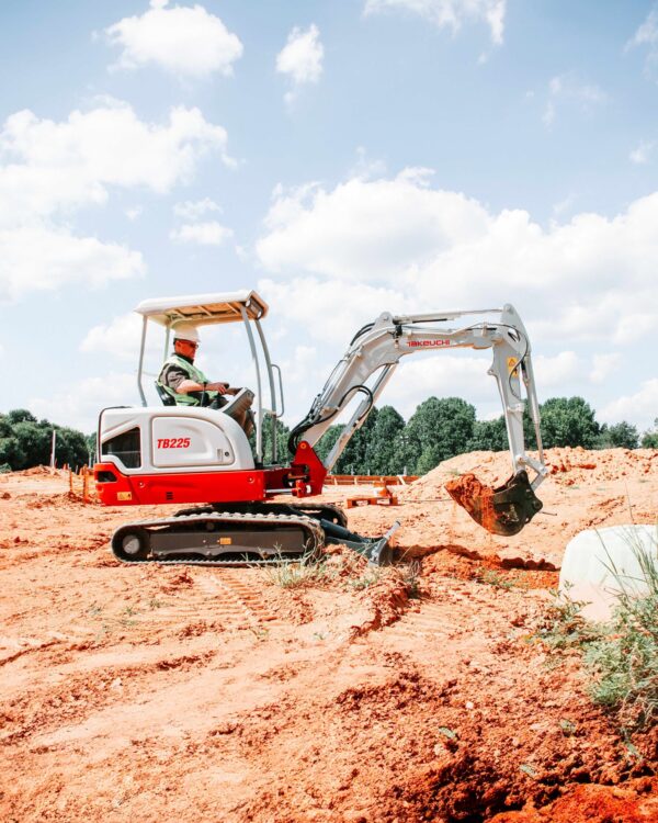 TAKEUCHI TB225R - Image 2