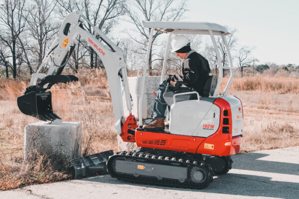 TAKEUCHI TB216R - Image 3