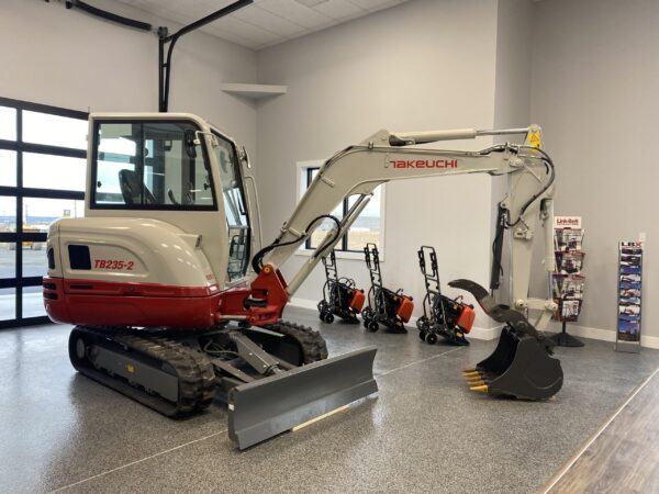 TAKEUCHI TB235-2CR